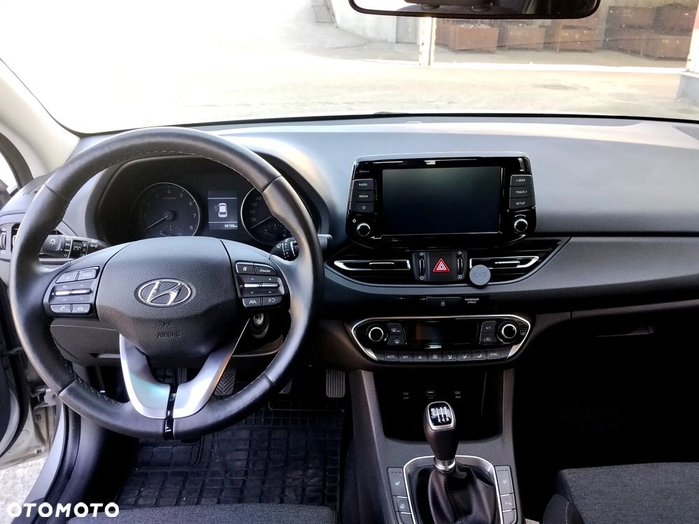 Hyundai i30 1.5 DPI Smart - 24