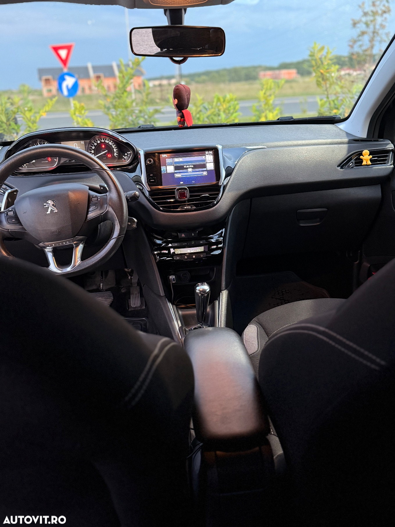 Peugeot 208 1.2 L PureTech ETG Active - 9