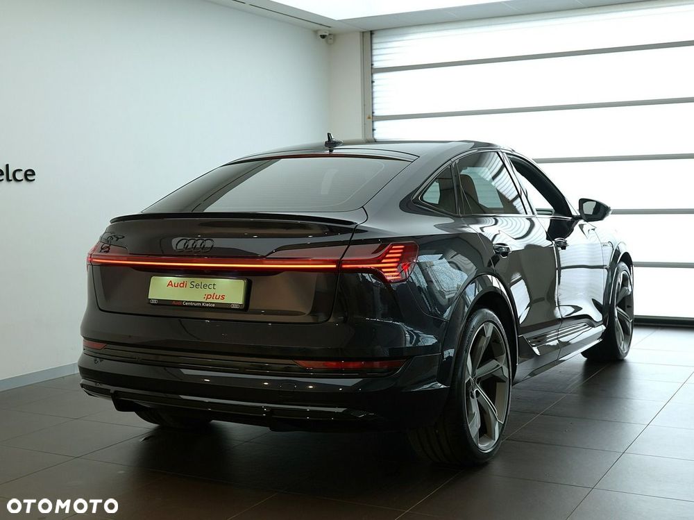 Audi Q8 Sportback e-tron - 5