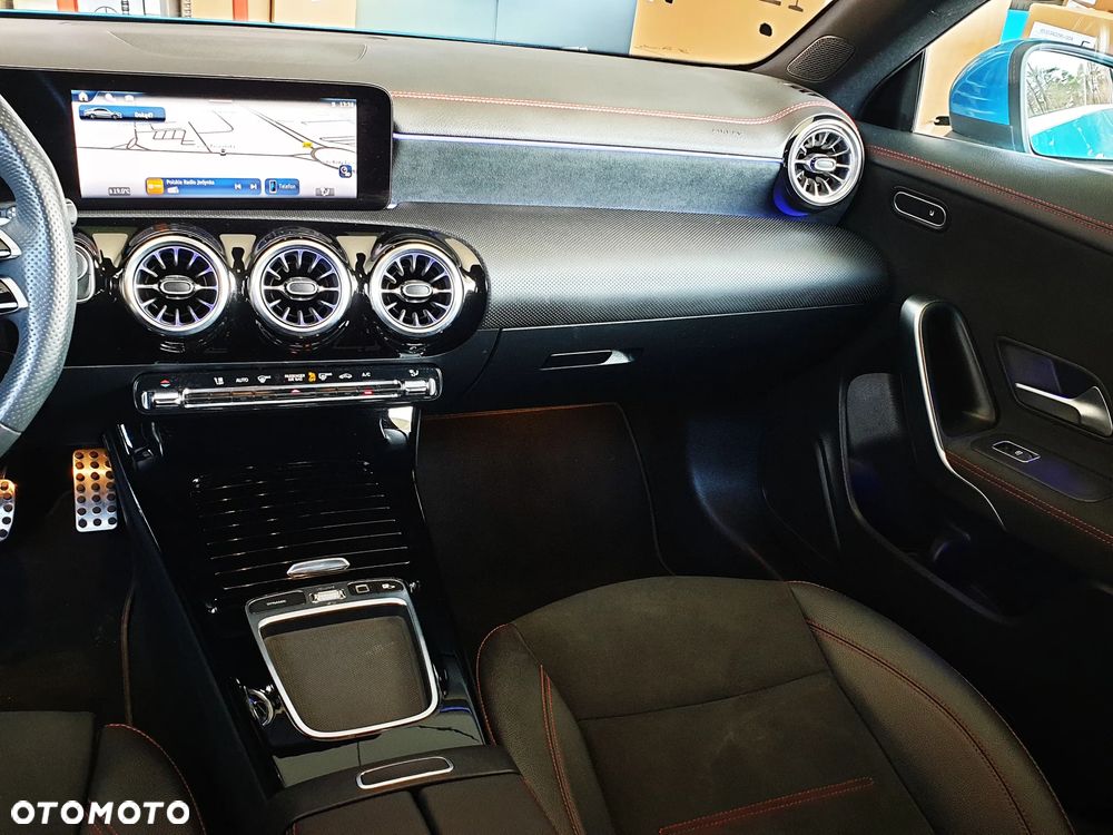 Mercedes-Benz CLA 180 AMG Line 7G-DCT - 15