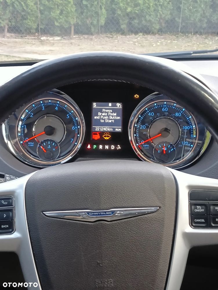 Chrysler Town & Country 3.6 Limited - 38