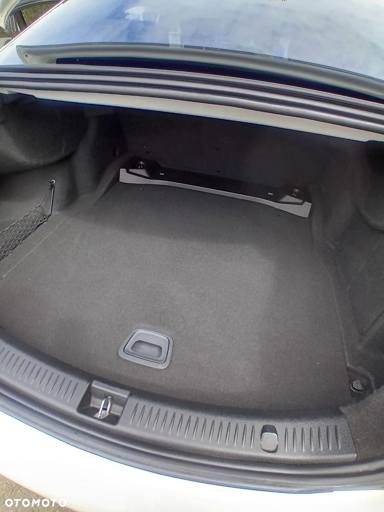 Mercedes-Benz Klasa E 200 d 9G-TRONIC - 11