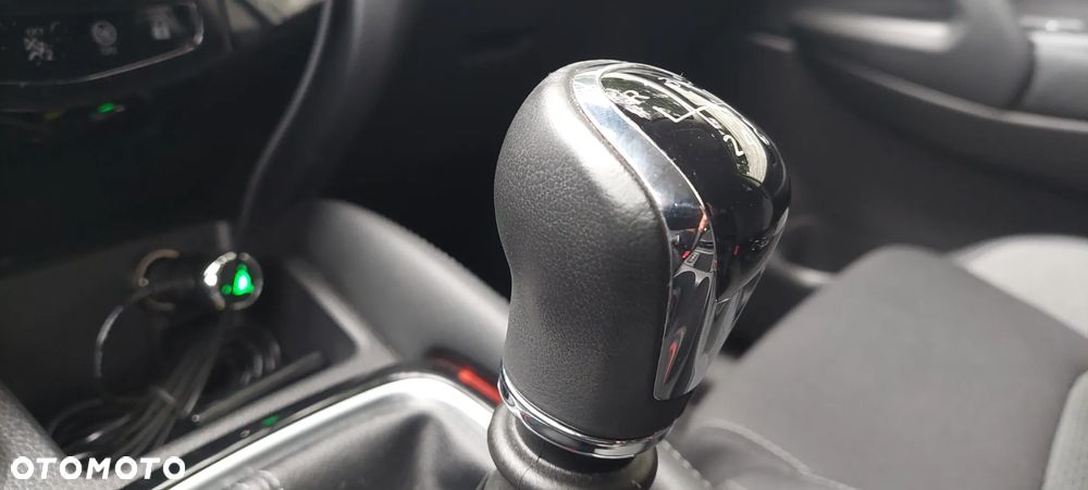 Nissan Qashqai 1.3 DIG-T N-Connecta - 24