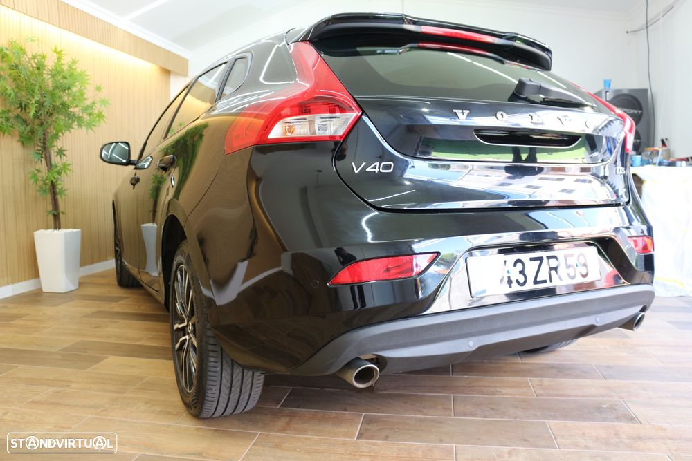 Volvo V40 2.0 D3 Momentum - 19