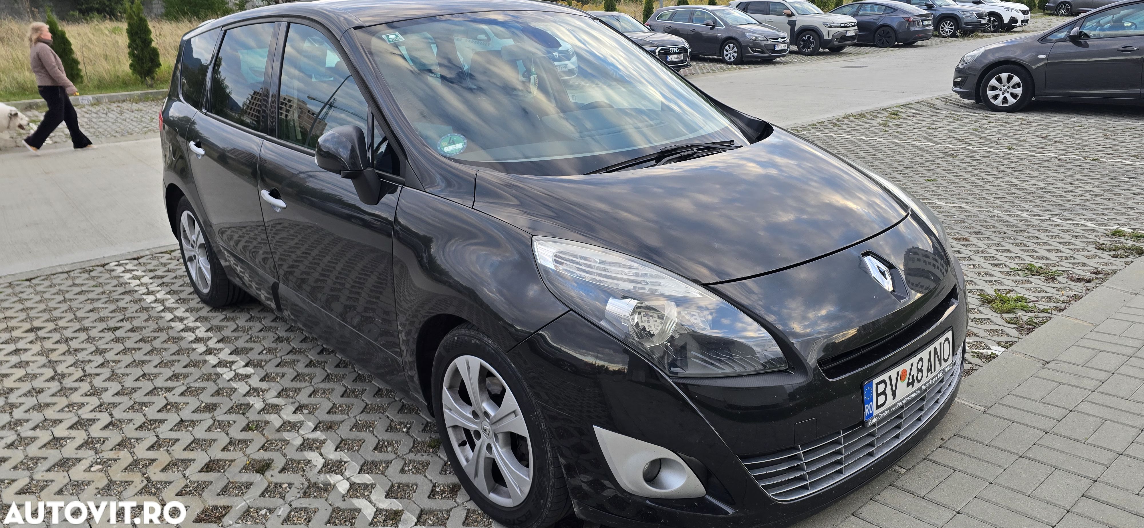 Renault Grand Scenic 1.9 dCi FAP Avantage - 1