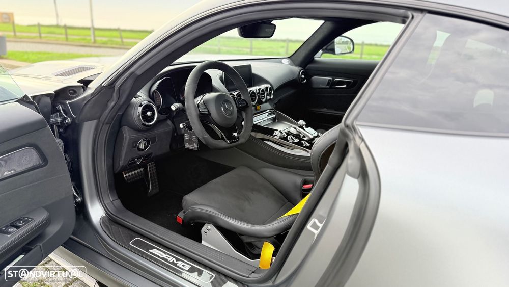Mercedes-Benz AMG GT R - 28