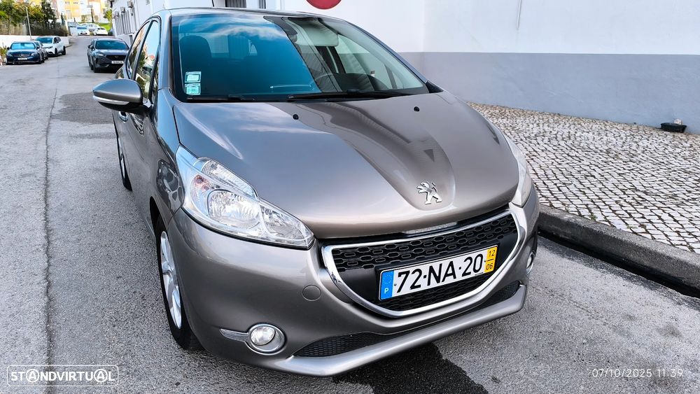 Peugeot 208 1.4 HDi SE Style - 24