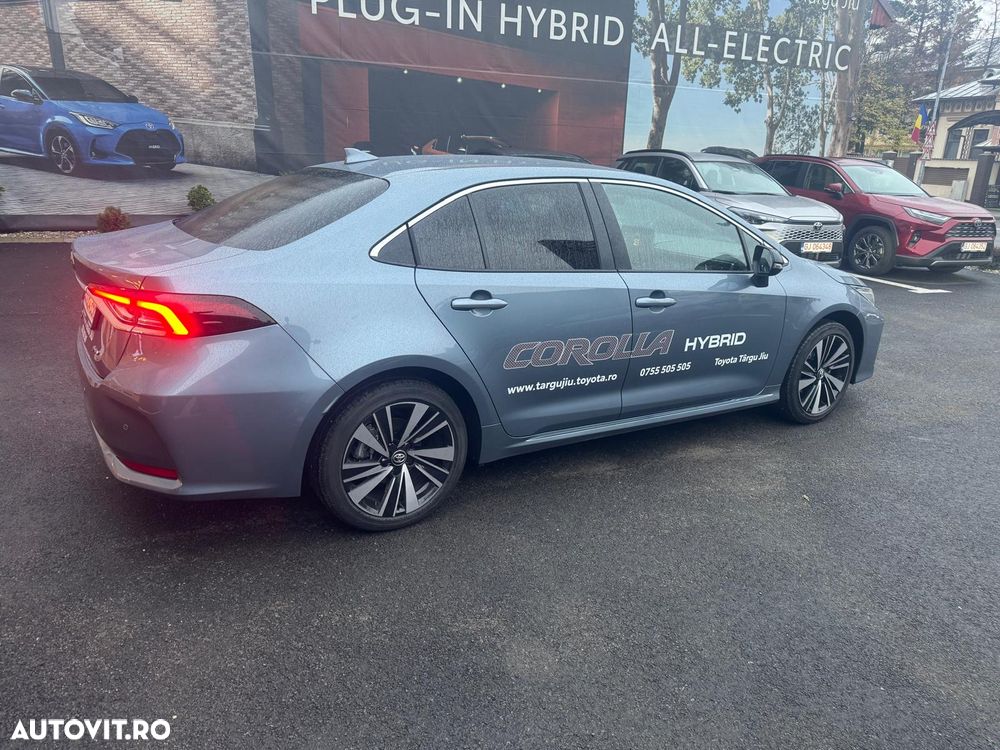 Toyota Corolla TS 1.8 HSD Dynamic - 10