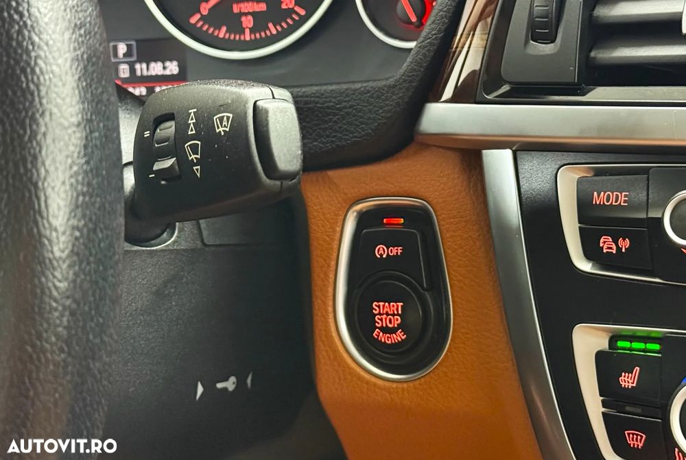 BMW Seria 3 320i Aut. Luxury Line - 24