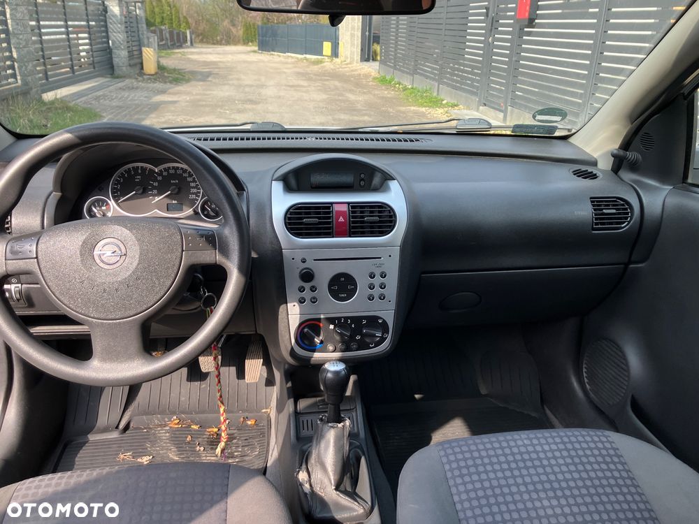 Opel Corsa 1.2 16V - 9