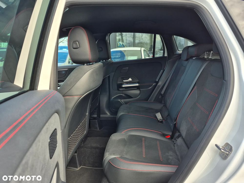 Mercedes-Benz GLA 200 AMG Line - 18