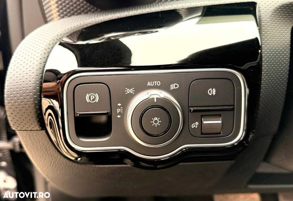 Mercedes-Benz A - 21