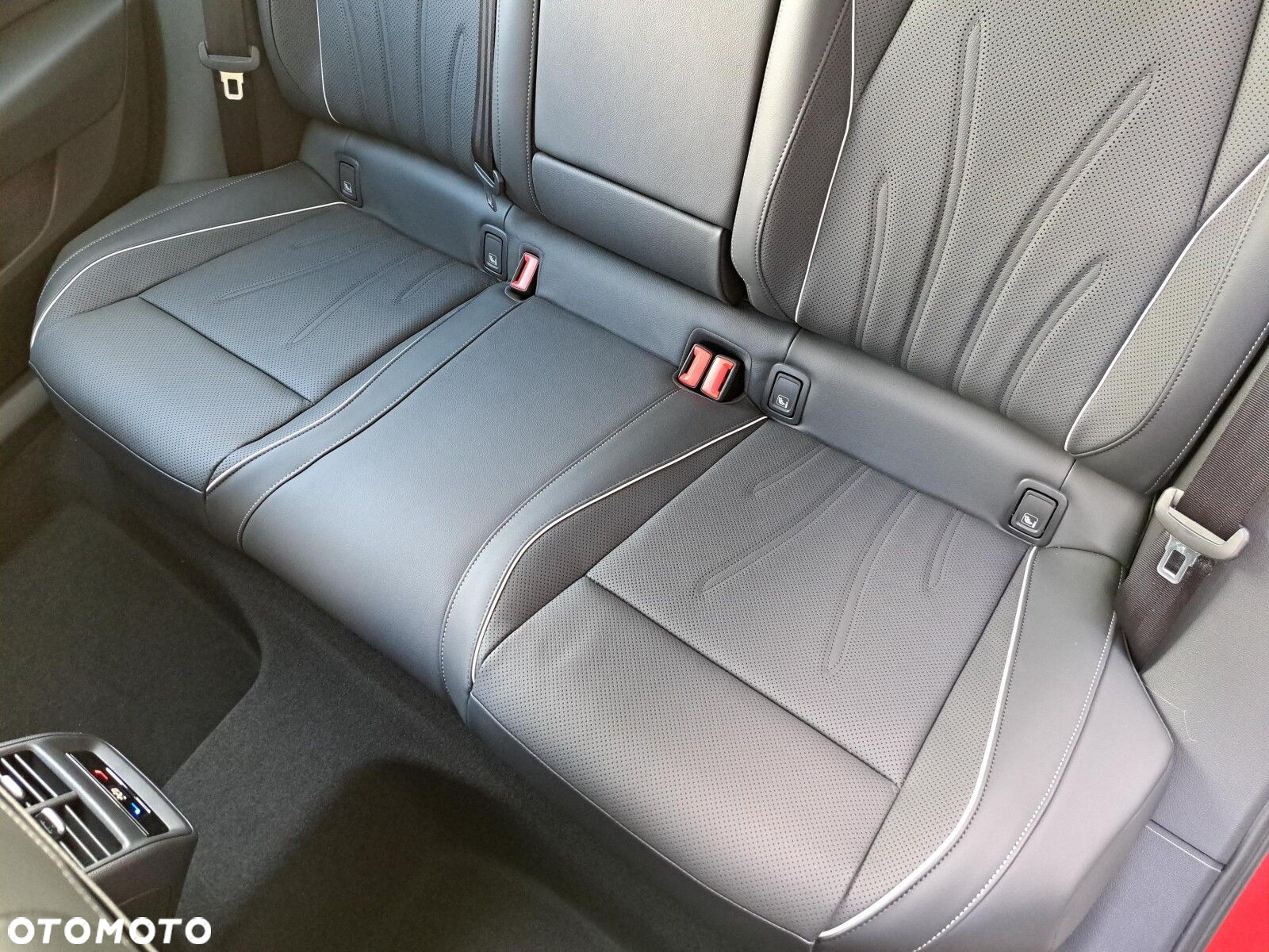 Volkswagen Passat 1.5 TSI EVO Elegance DSG - 31