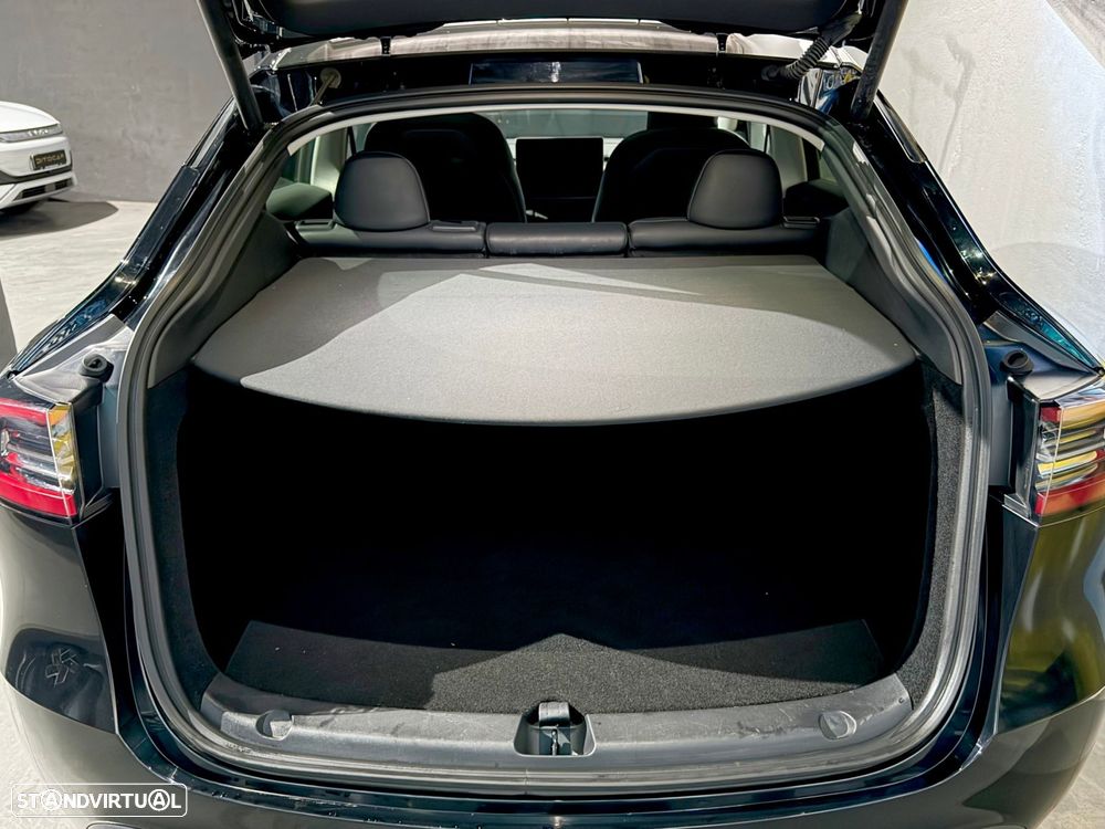 Tesla Model Y Performance Dual Motor AWD - 22