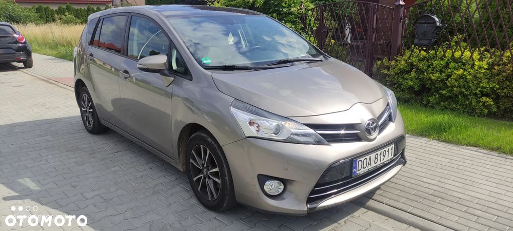 Toyota Verso 1.6 D-4D Prestige - 1