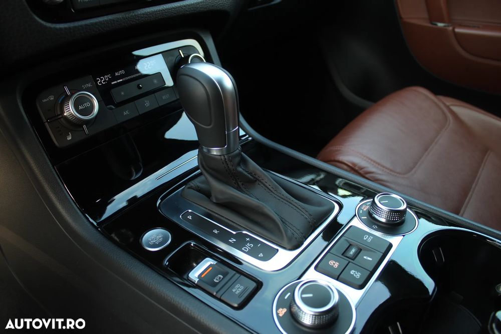 Volkswagen Touareg 3.0 V6 TDI BMT - 22