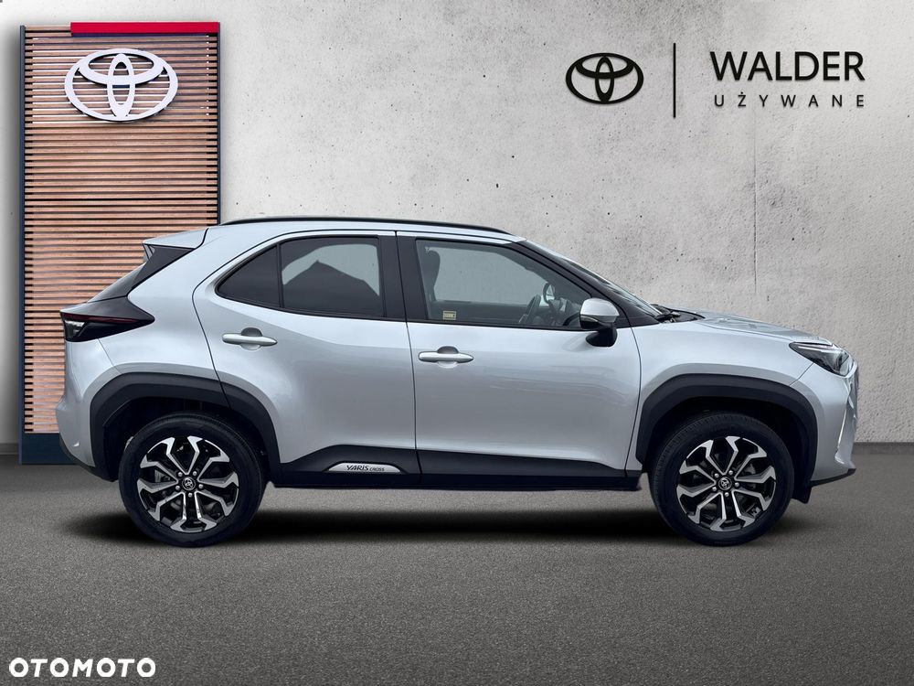 Toyota Yaris Cross Hybrid 1.5 Comfort 4x4 - 6