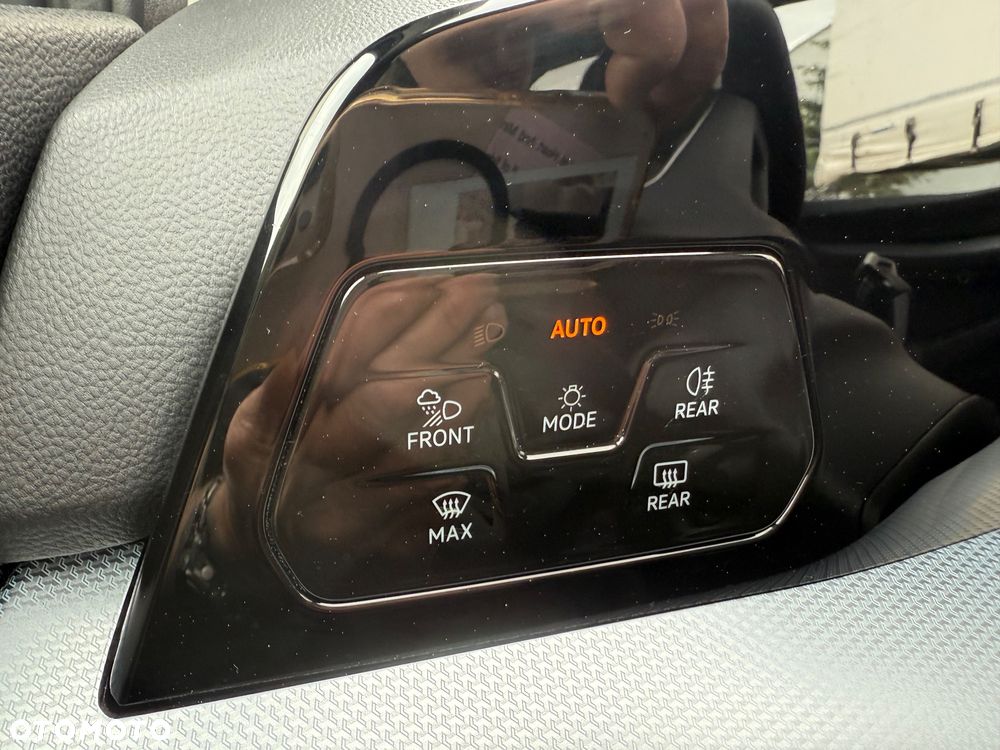 Volkswagen Golf - 8