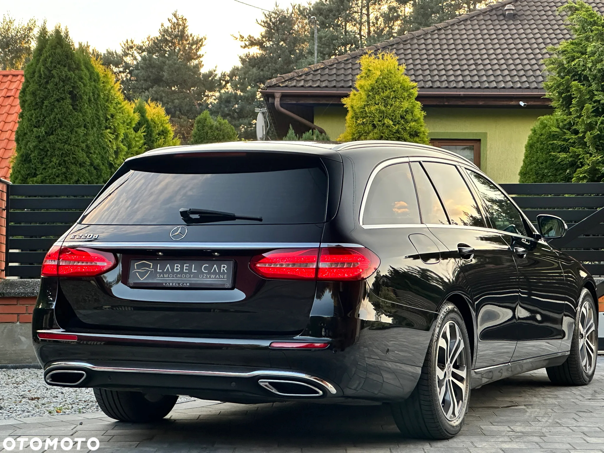 Mercedes-Benz Klasa E 220 d T 9G-TRONIC Avantgarde - 6