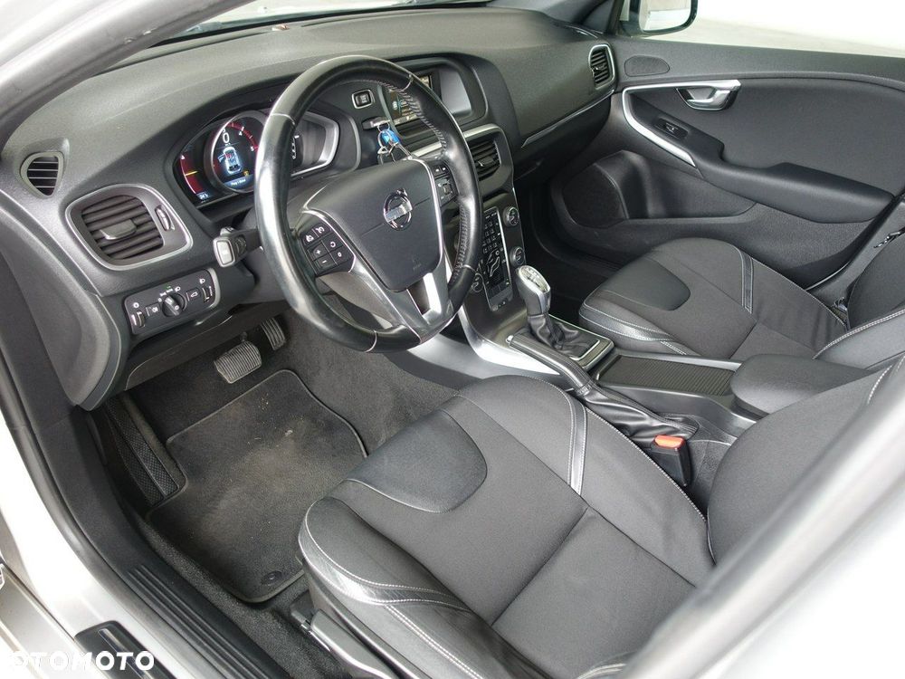 Volvo V40 D3 Geartronic Momentum - 11