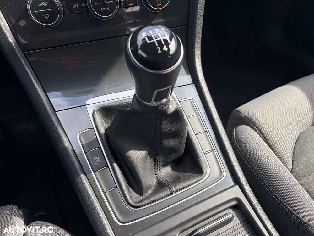 Volkswagen Golf 1.0 TSI Comfortline - 24