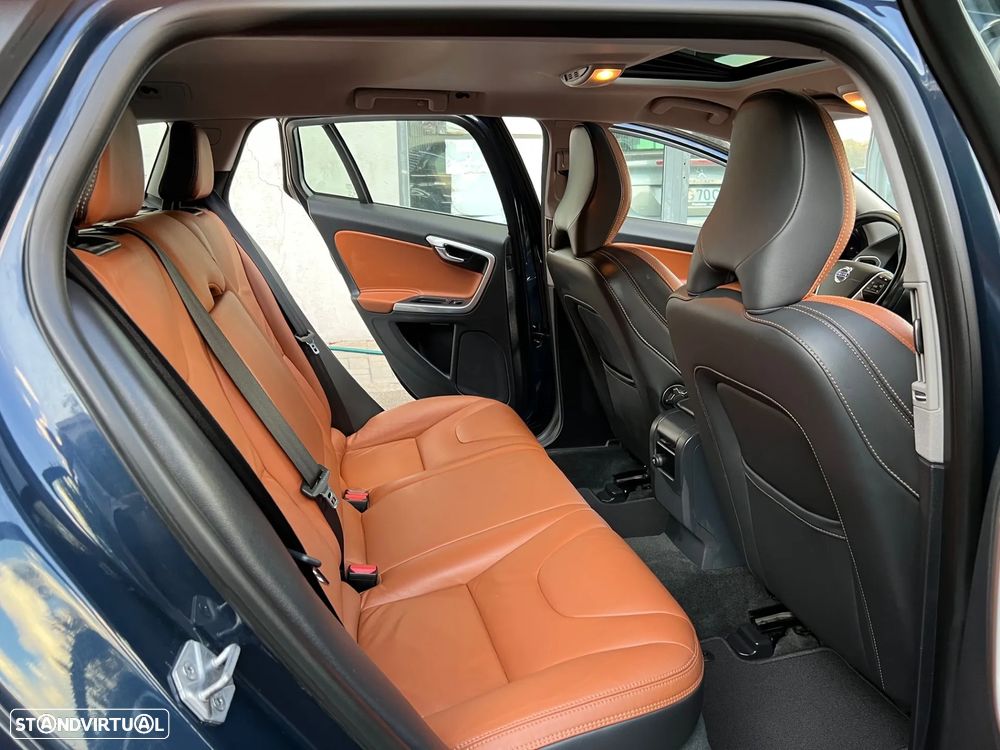Volvo V60 D6 Twin Engine Geartronic Summum - 11