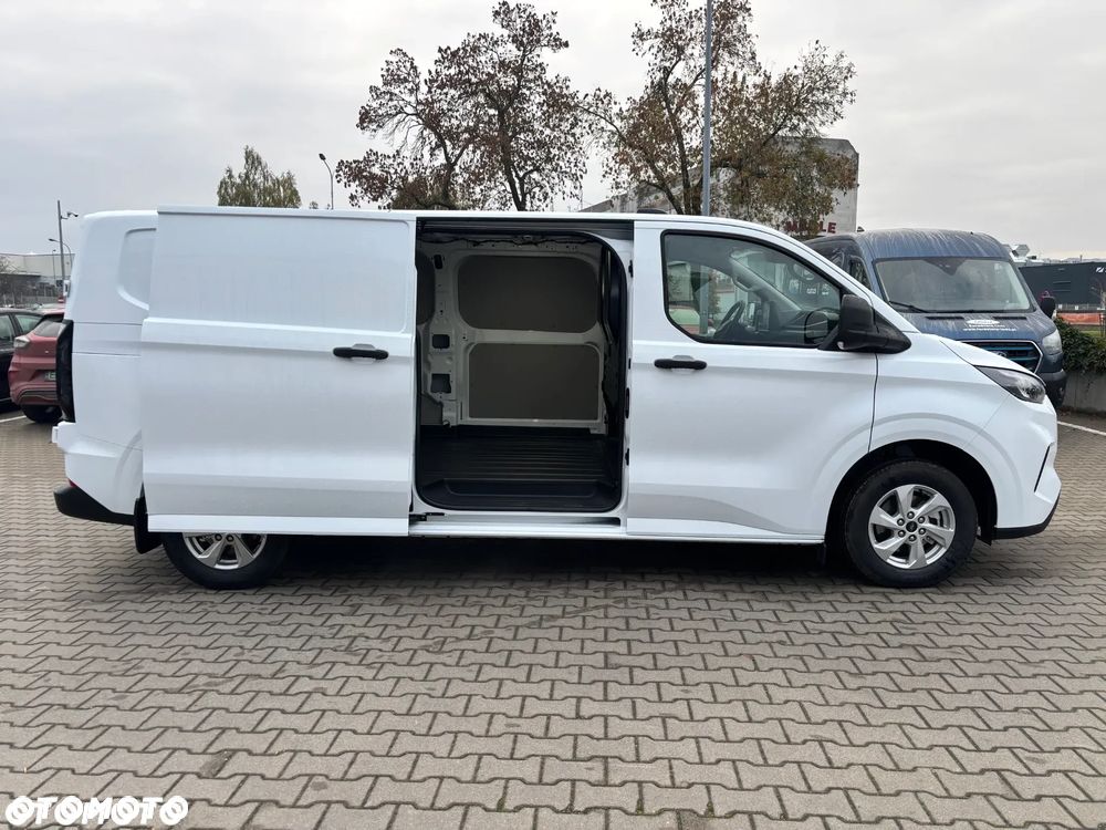 Ford E-Transit Custom 218KM A1 RWD VAN TREND - 12