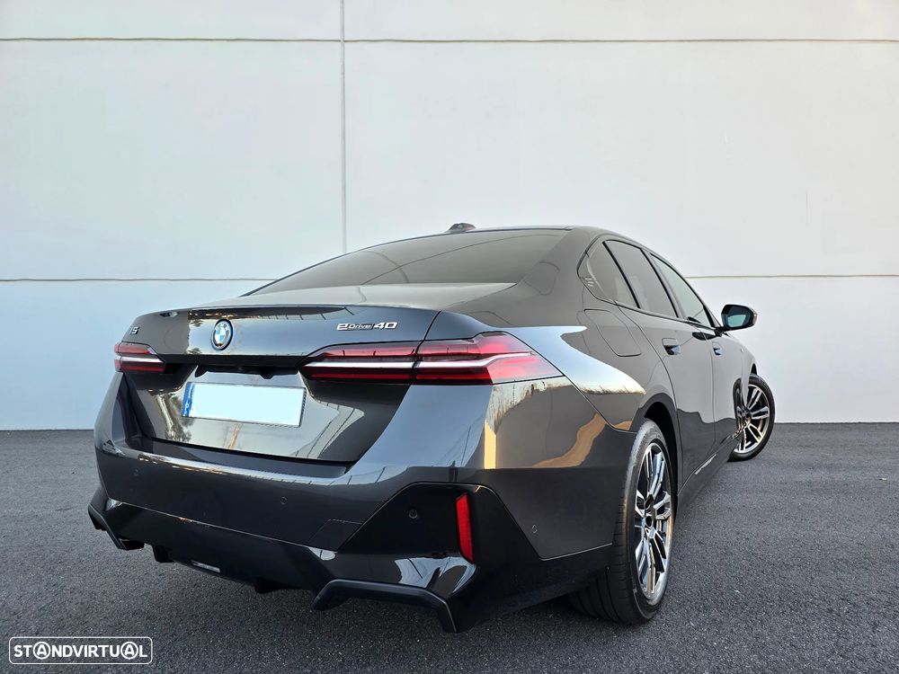 BMW i5 eDrive40 Pack Desportivo M - 8