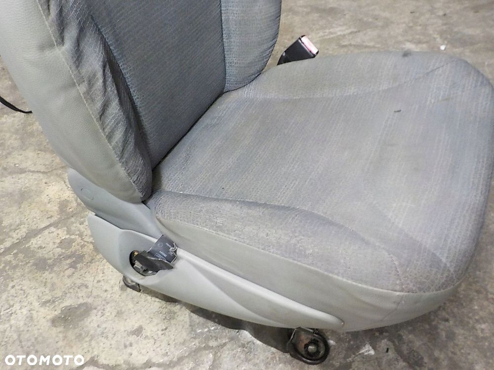 RENAULT TRAFIC II VIVARO FOTEL PASAŻERA PRAWY PRZÓD PRZEDNI KAMPER BUS - 6