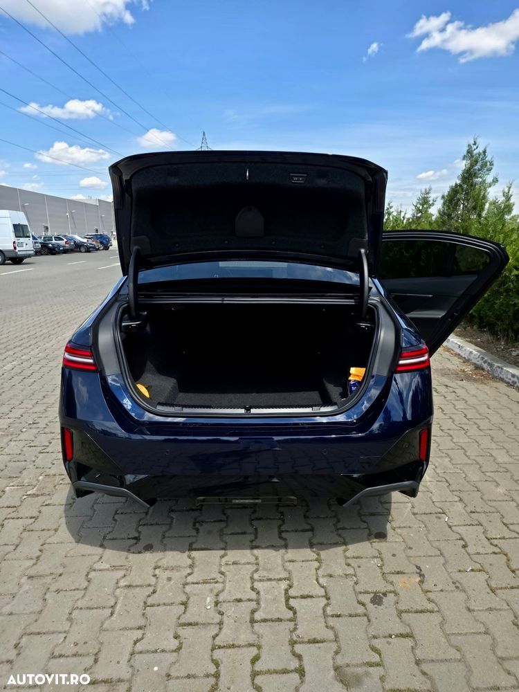 BMW Seria 5 520i AT MHEV - 9