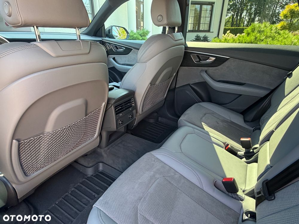 Audi Q8 - 9