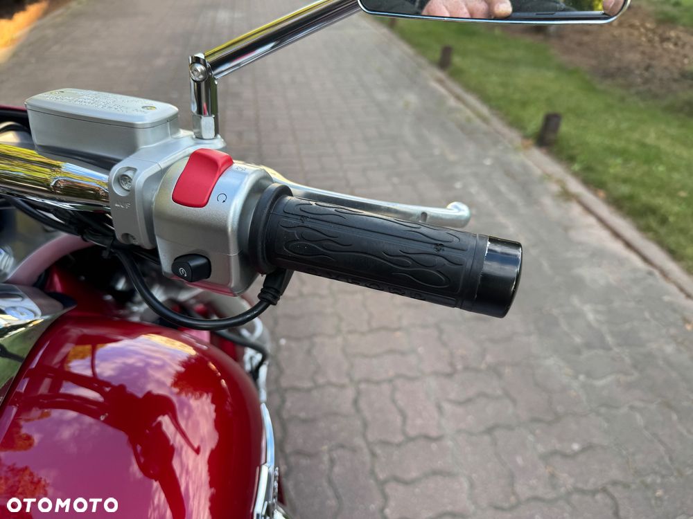 Suzuki Intruder - 22