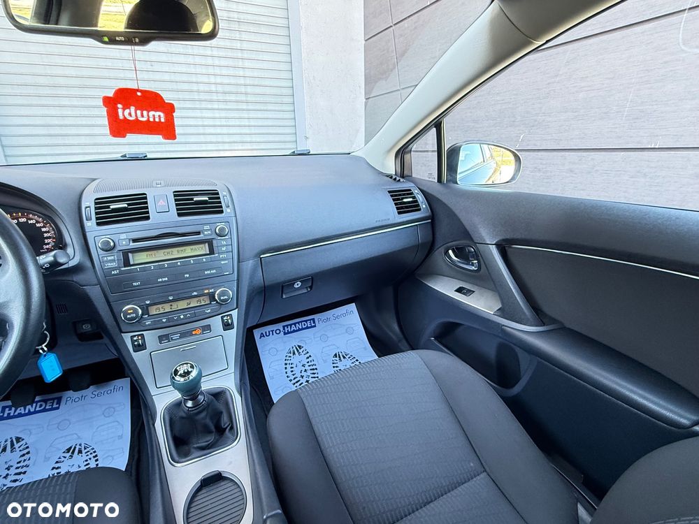 Toyota Avensis - 25