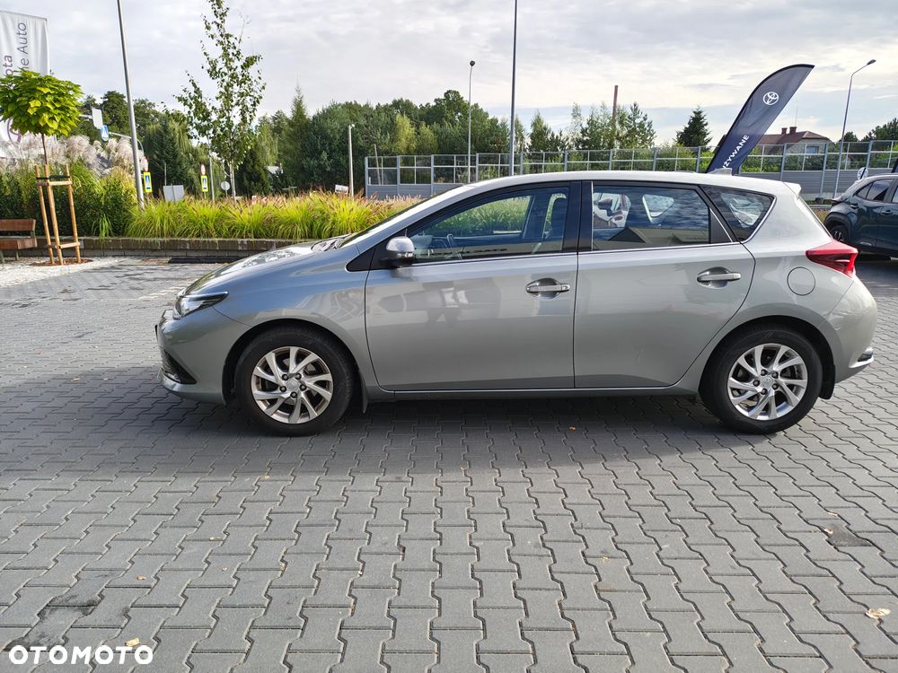 Toyota Auris 1.6 Premium - 2