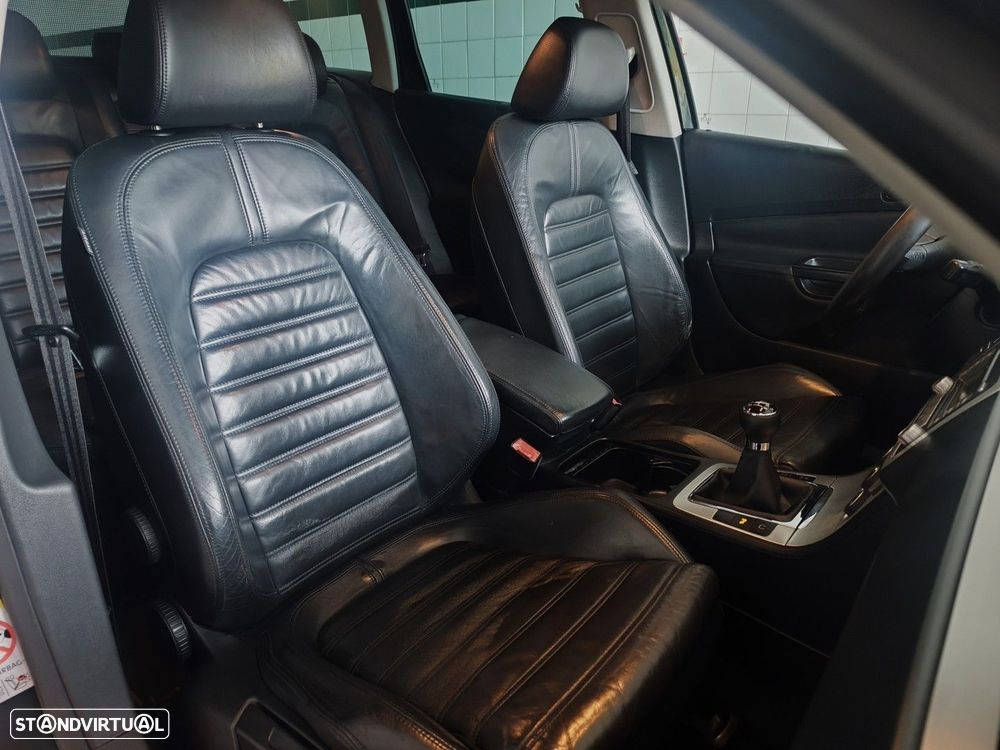 VW Passat Variant 2.0 TDi Highline - 12