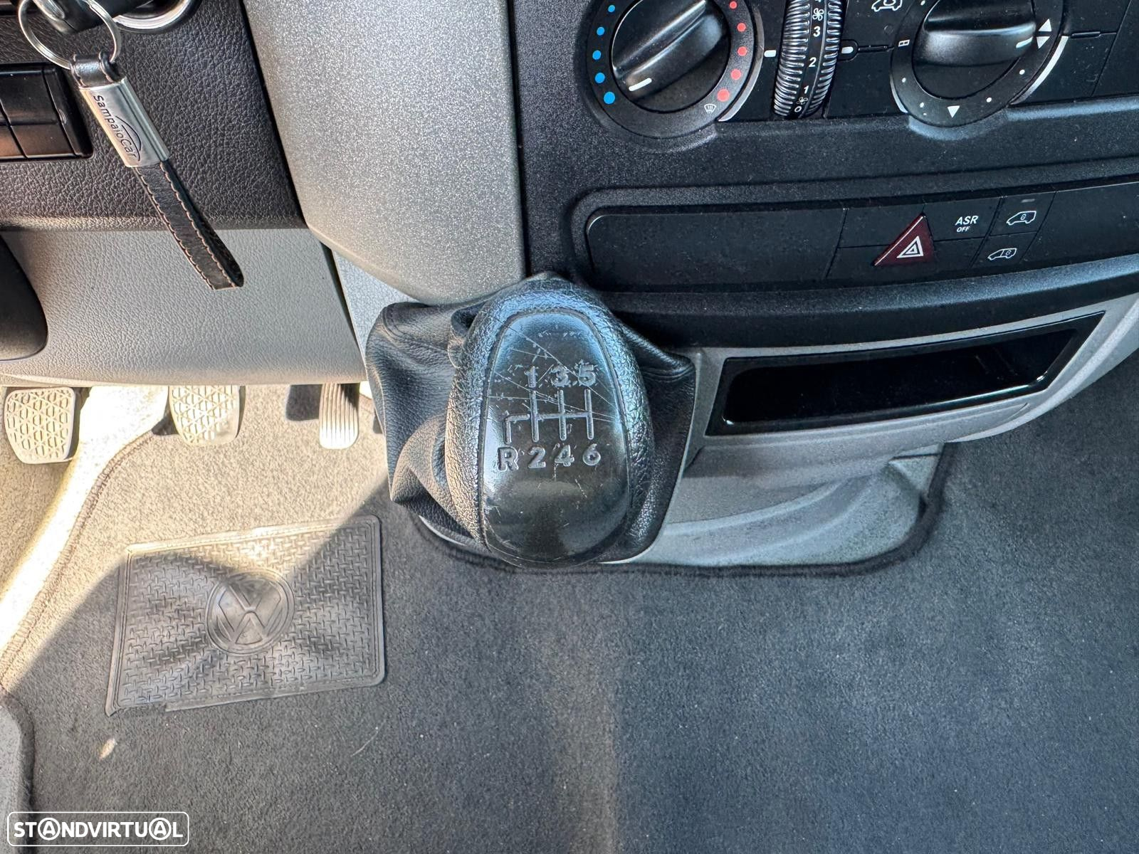 VW Crafter 30 2.5 TDi 136 CD Média - 19