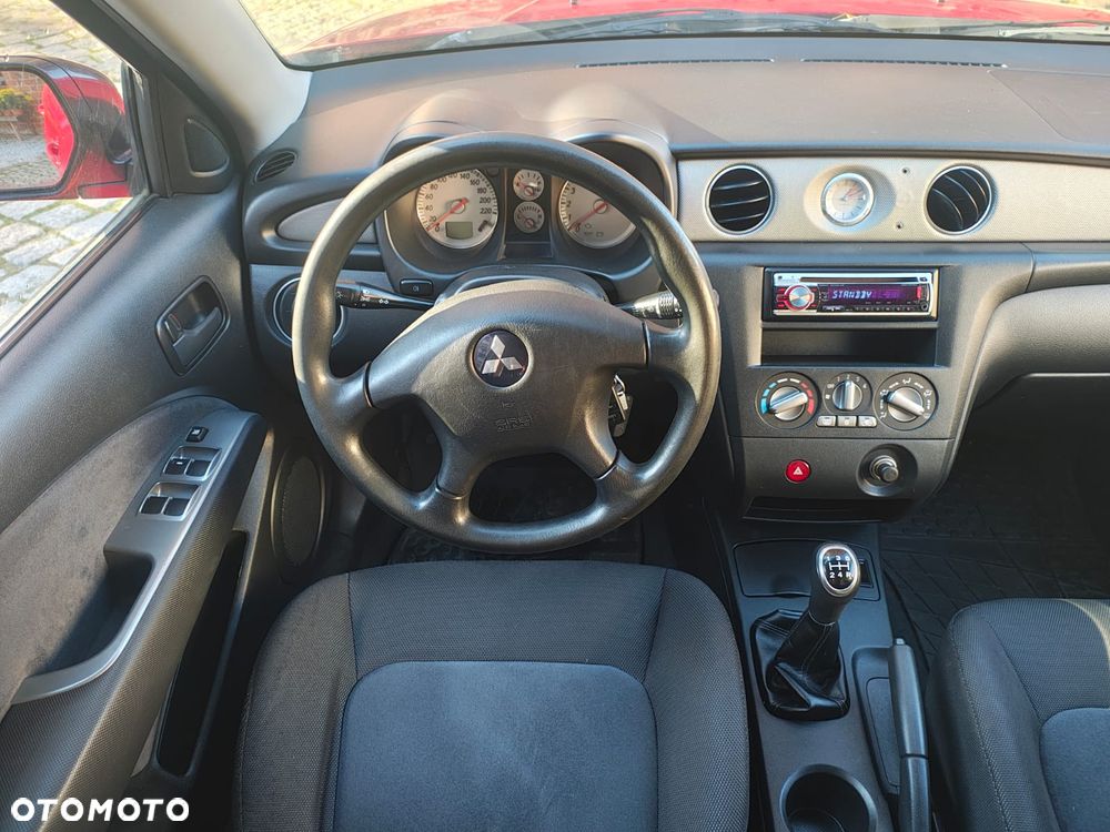 Mitsubishi Outlander 2.0 4WD Intense - 9