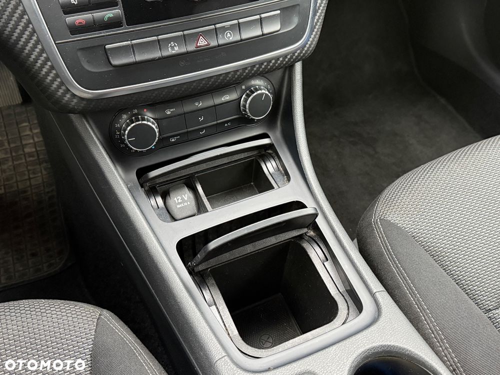 Mercedes-Benz GLA - 22