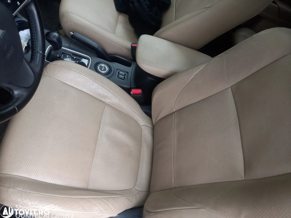 Mitsubishi Outlander 2.2 DI-D 4WD Automatik Instyle - 12