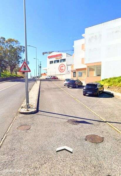 Loja em Caneças junto ao Continente na  estrada principal - Grande imagem: 3/10