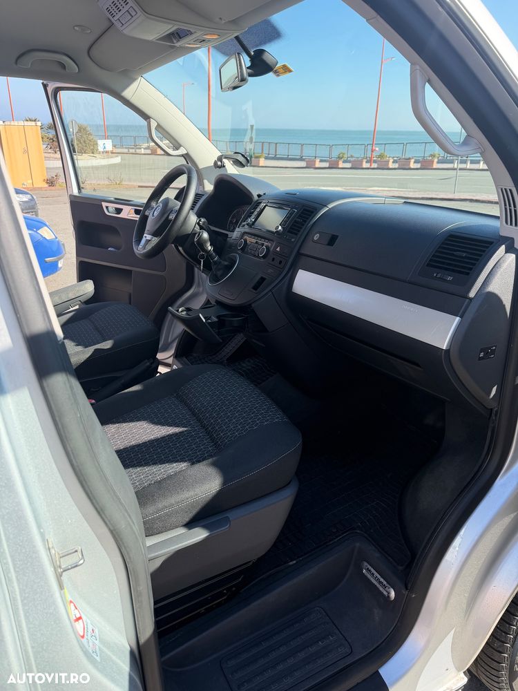 Volkswagen Multivan - 10