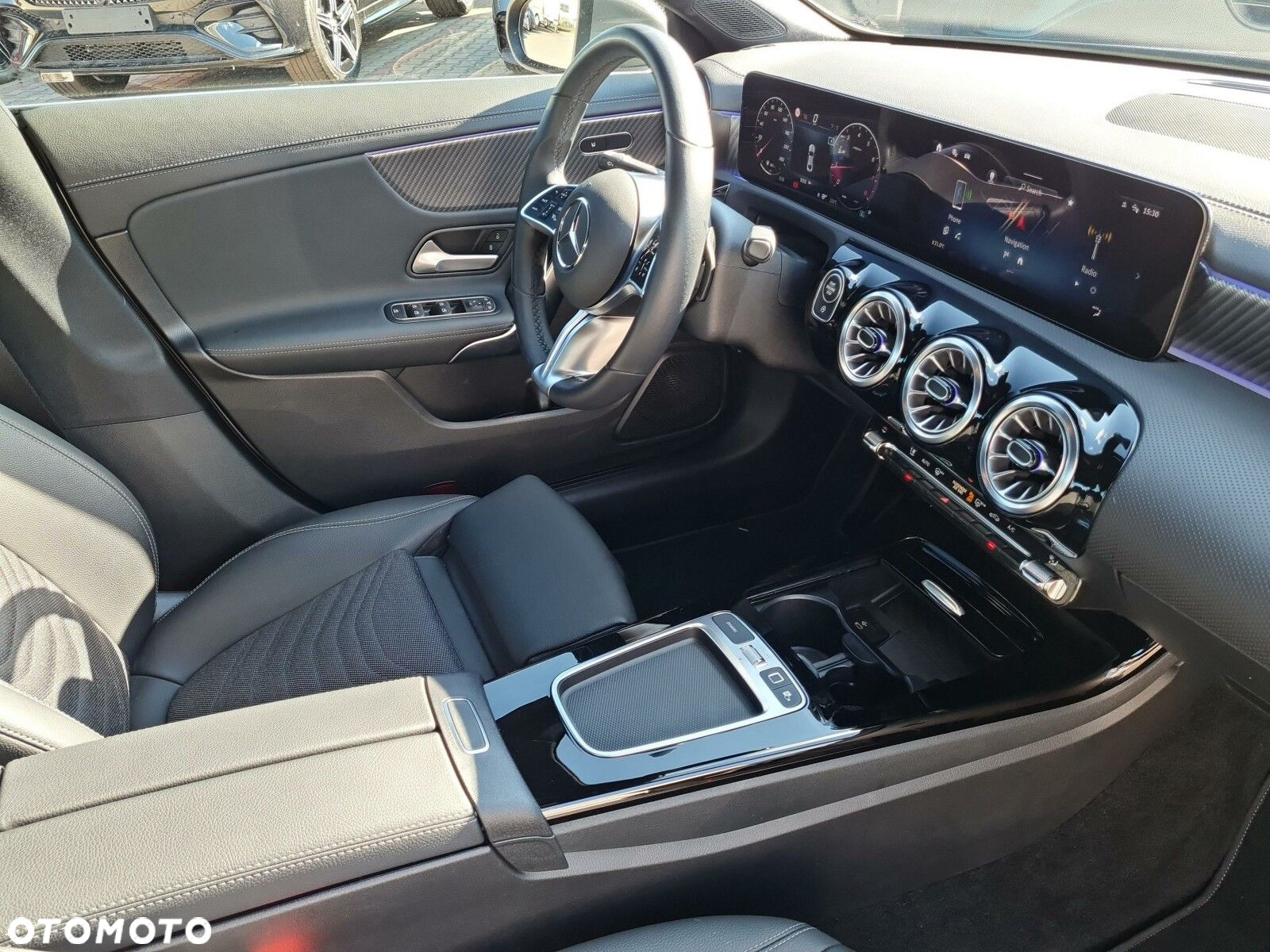 Mercedes-Benz CLA 180 Progressive 7G-DCT - 16