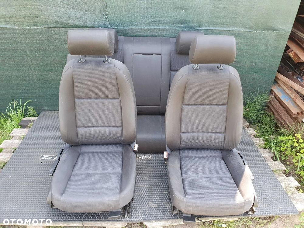 Fotele Fotel Kanapa Nieskladana Welur Czarne Soul Podlokietnik Audi A4 B6 Sedan Komplet - 1