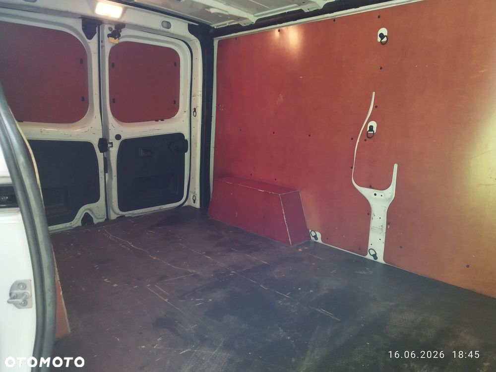 Renault Trafic - 13