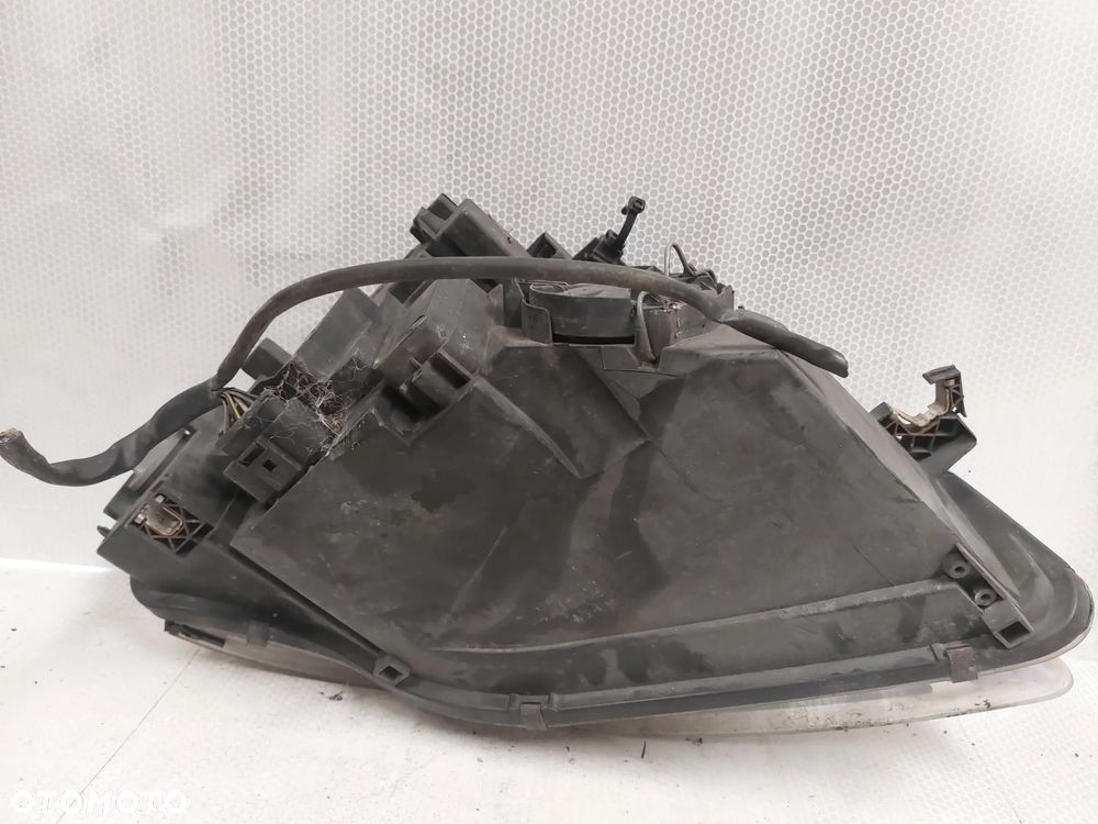 .  LAMPA PRZOD PRZEDNIA LEWA AUDI A4 B7 - 6