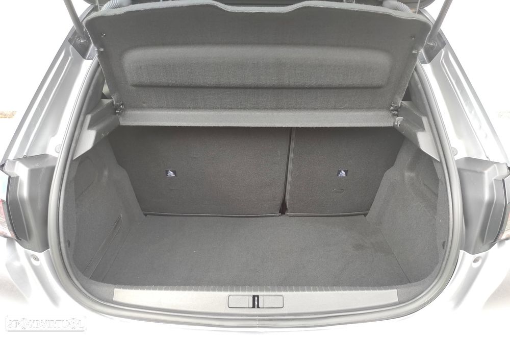 Peugeot e-208 Allure - 39