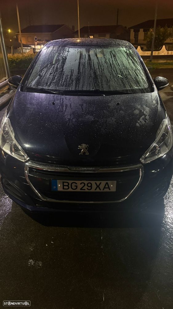 Peugeot 208 - 4