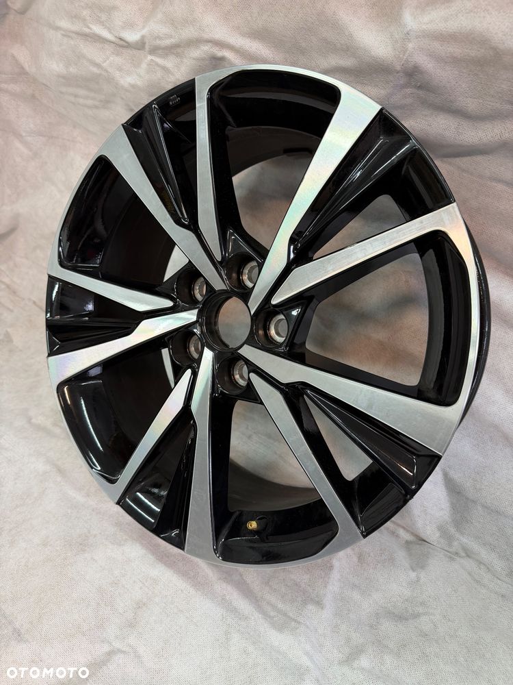 TOYOTA CH-R II RAV4 HYBRID 7x18 ET35 5x114,3 - 3