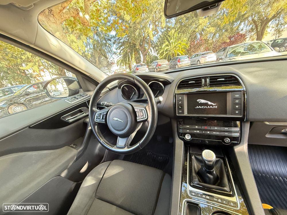 Jaguar F-Pace E-Performance Prestige - 15