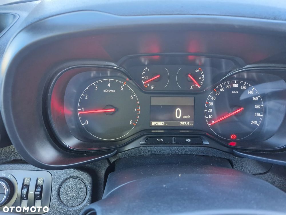 Opel COMBO - 16